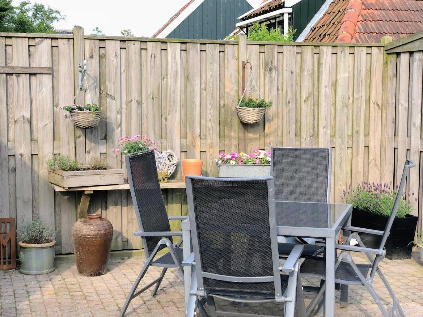 It Buthus Apartment Baaiduinen ภายนอก รูปภาพ